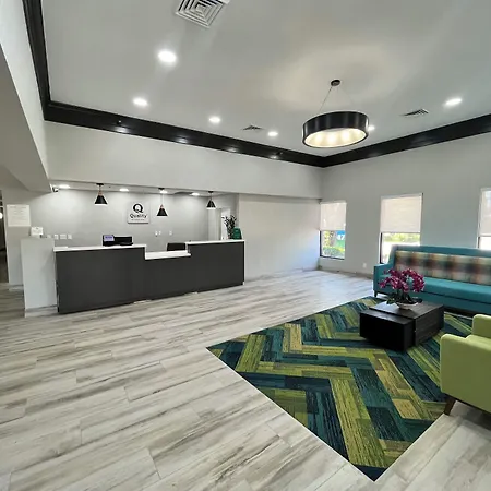 Quality Inn & Suites At Airport Blvd I-65-2