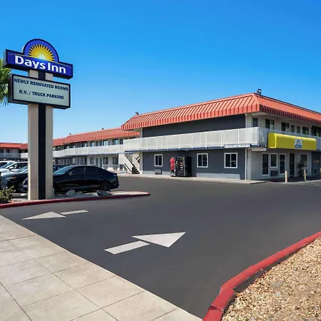 Days Inn By Wyndham Fresno South-3