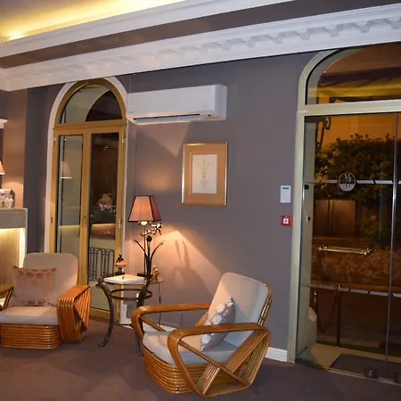 Hotel Petit Palais-3