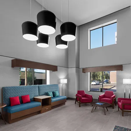 Hampton Inn Phoenix - Biltmore-3