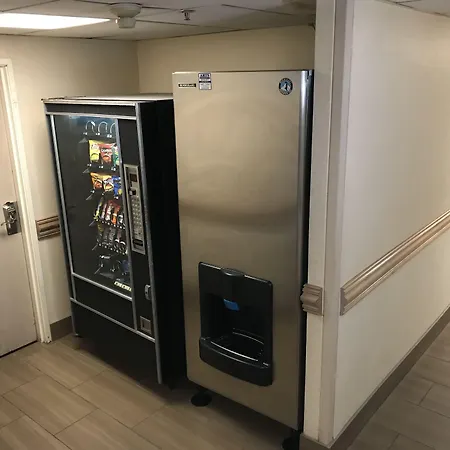 Baymont By Wyndham Grand Rapids Airport-3