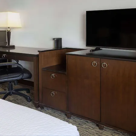 Travelodge By Wyndham Appleton-2
