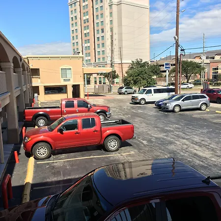 Americas Best Value Inn-Near Nrg Park/Medical Center-3