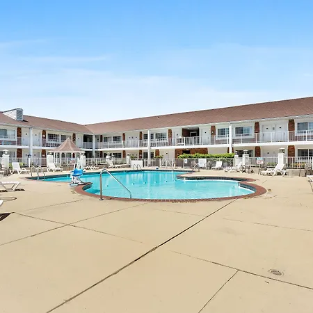 Days Inn & Suites By Wyndham Roseville/Detroit Area-2