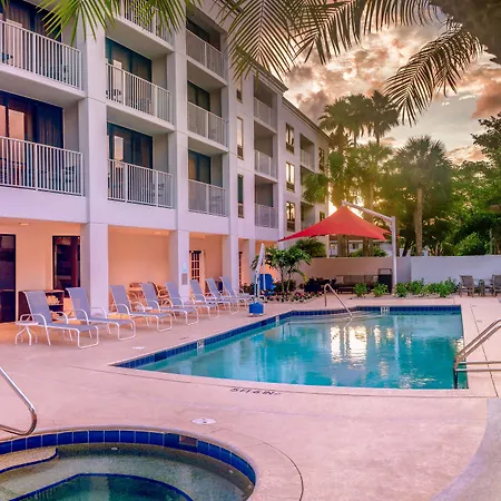 Courtyard By Marriott - Naples-2