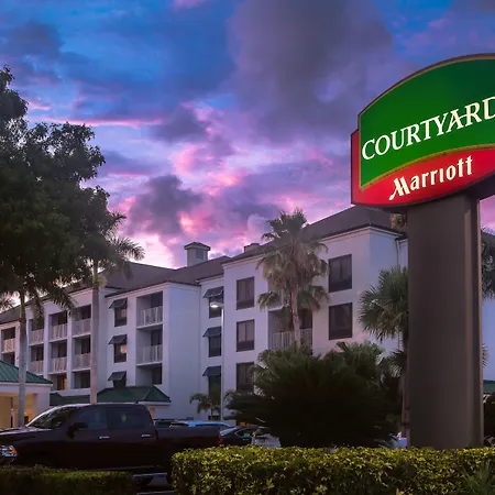 Courtyard By Marriott - Naples-3