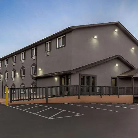 Super 8 By Wyndham Columbus Edinburgh-3