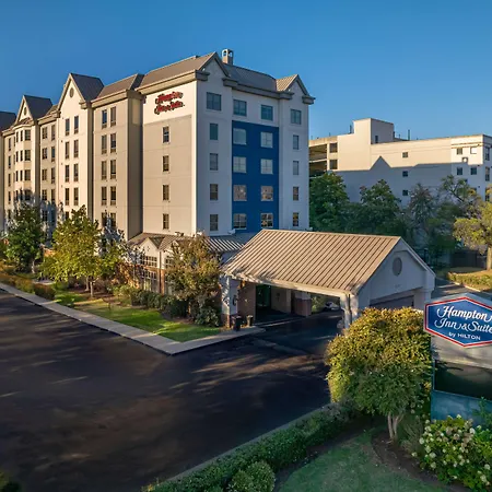 Hampton Inn & Suites Nashville-Vanderbilt-Elliston Place-2