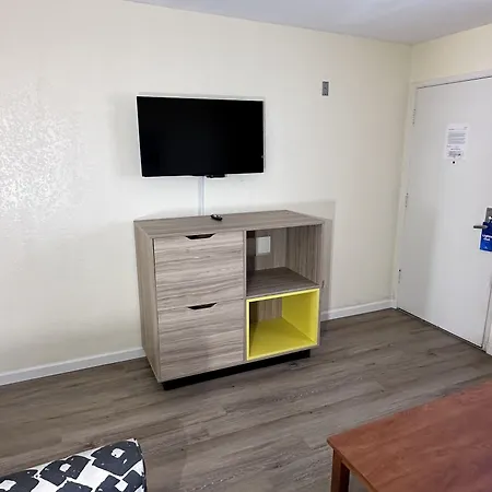 Days Inn By Wyndham San Marcos-3