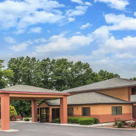 Days Inn By Wyndham Kingdom City-3