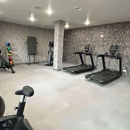 La Quinta Inn & Suites By Wyndham South Holland-3