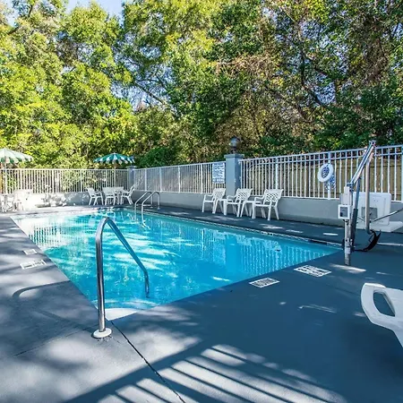 Quality Inn & Suites Near Panama City Beach-2