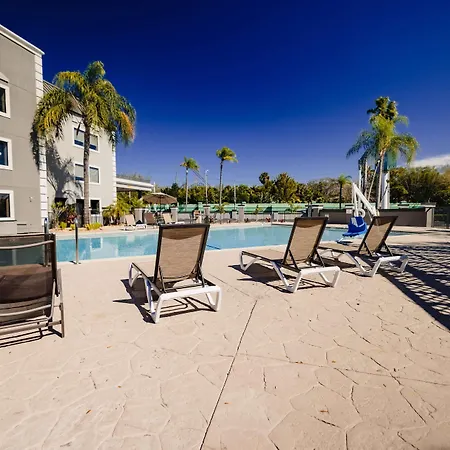La Quinta Inn By Wyndham Tampa Near Busch Gardens-2