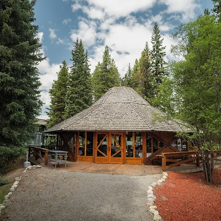 Lake Louise Inn-2