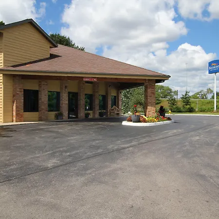 Baymont By Wyndham Muskegon-3