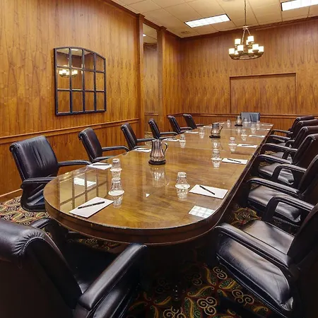 Historic Whispering Woods Hotel & Conference Center-2
