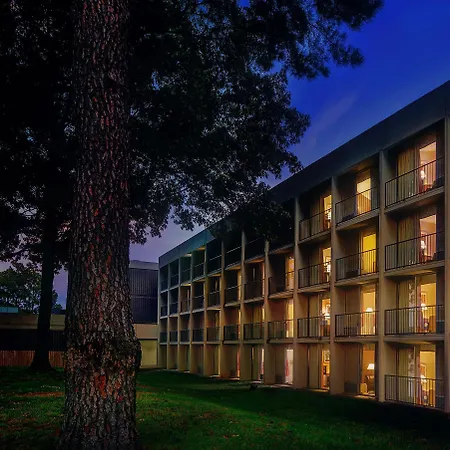 Historic Whispering Woods Hotel & Conference Center-3