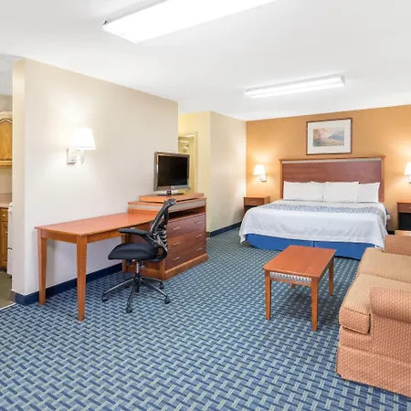 Days Inn By Wyndham Oak Grove/Ft. Campbell-2