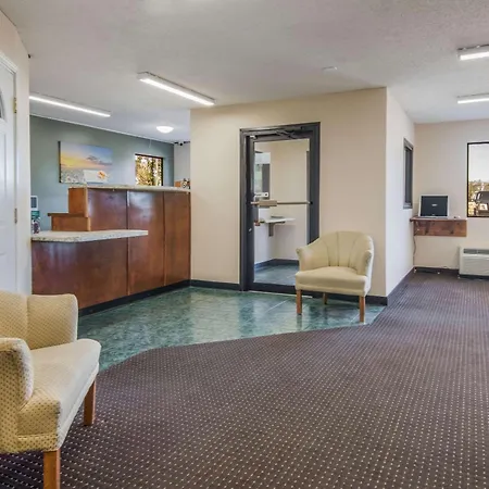 Rodeway Inn & Suites Dublin-3