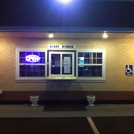 Newport News Inn-3