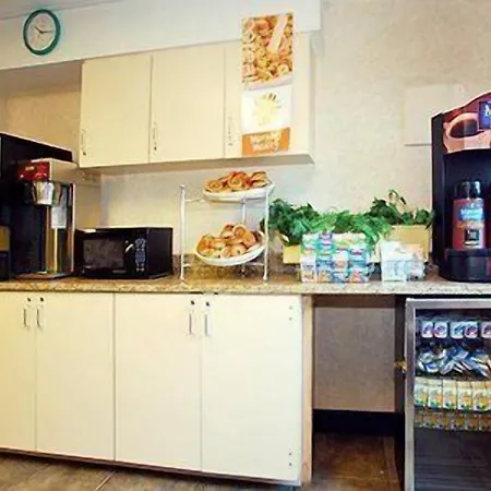 Econo Lodge Denver International Airport-2