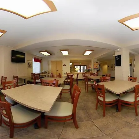 Econo Lodge Denver International Airport-3