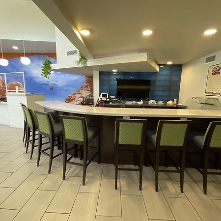 Wingate By Wyndham Cedar City-3