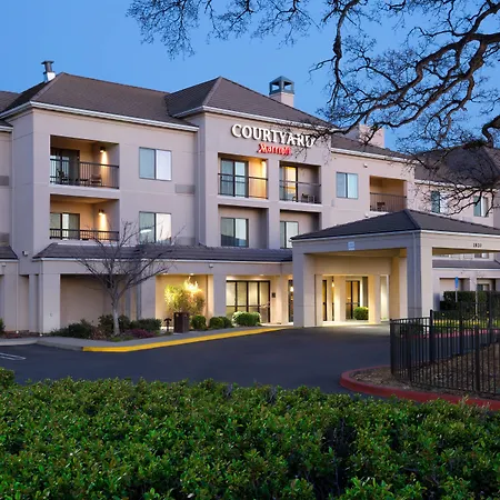 Courtyard By Marriott Roseville-3
