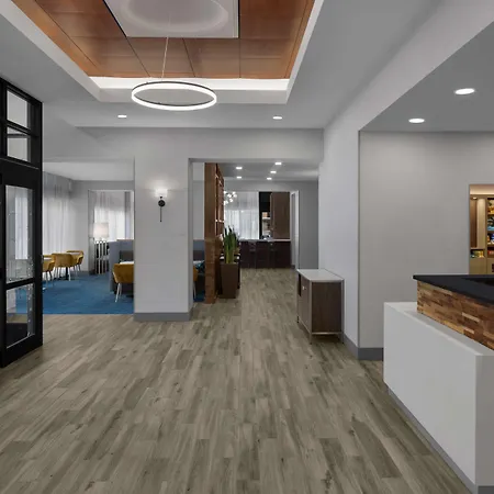 Hampton Inn Cleveland-Downtown-2