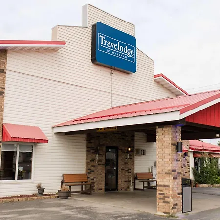 Travelodge By Wyndham Escanaba-3