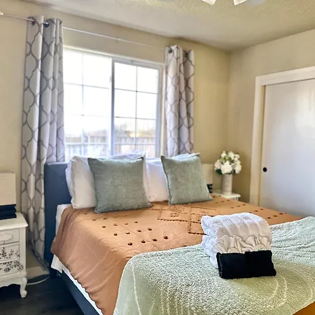 Near Downtown- Kitchen-Washerdryer-Parking-2