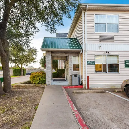 Hometowne Studios By Red Roof Dallas - North Addison - Tollway-2
