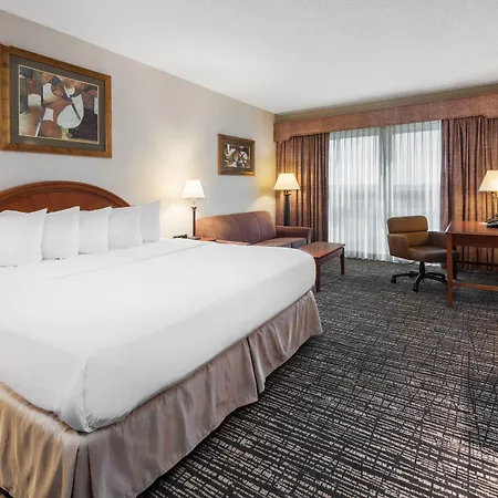 Hotel Topeka At City Center-2