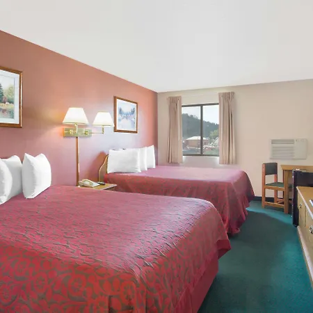 Days Inn By Wyndham Custer-3