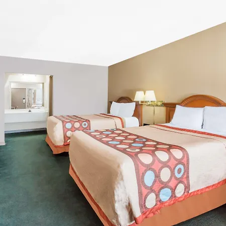 Super 8 By Wyndham Greensboro-2