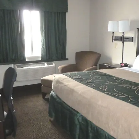 Travelodge By Wyndham Jefferson City-2