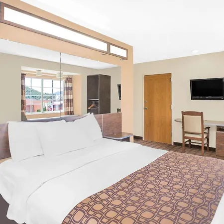 Microtel Inn & Suites By Wyndham Franklin-3
