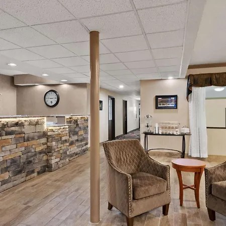 Baymont By Wyndham Belleville Airport Area Free Airport Shuttle-2
