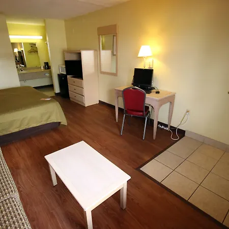 Econo Lodge Inn & Suites Maingate Central-3