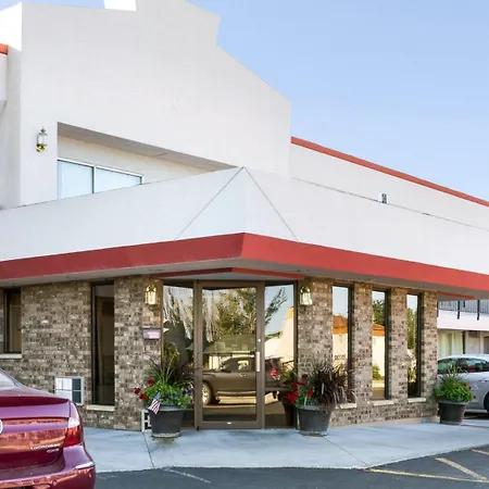 Econo Lodge-2
