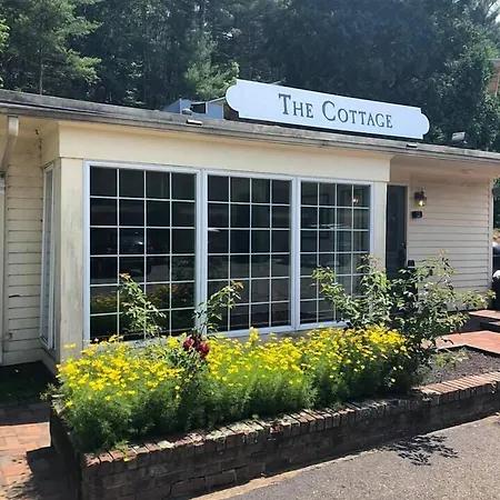 Publick House Historic Inn And Country Motor Lodge-2