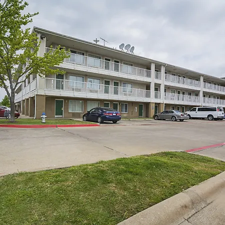 Hometowne Studios By Red Roof Dallas - Mesquite-2