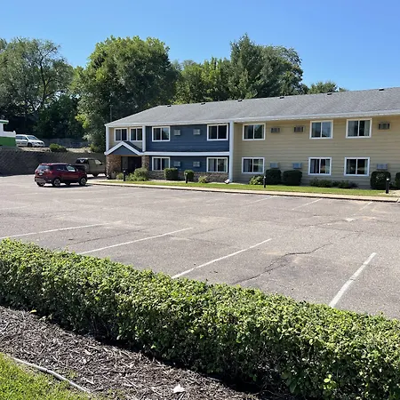 Nichols Inn & Suites-2