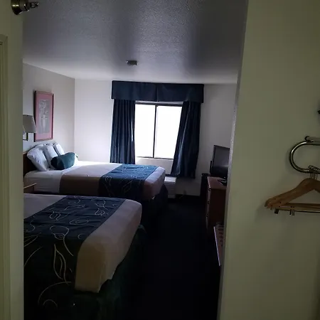 Travelodge By Wyndham Cheyenne-3