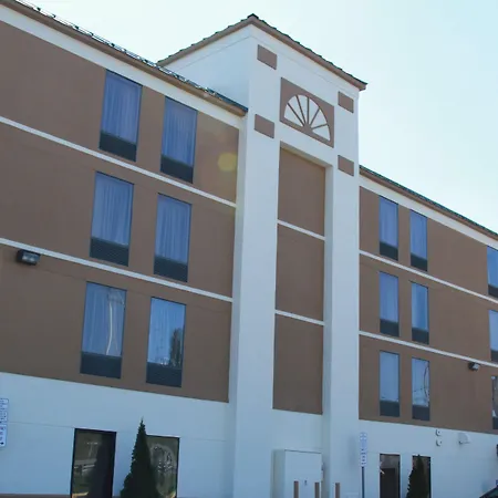 Spark By Hilton Wytheville East Main Street-3