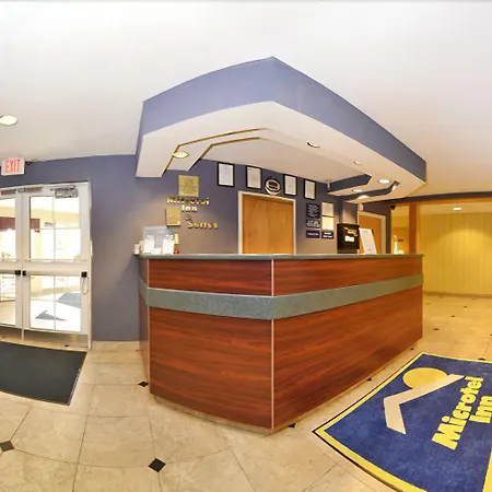 Microtel Inn & Suites By Wyndham Philadelphia Airport-3