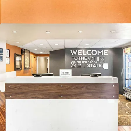 Hampton Inn & Suites Phoenix-Goodyear-2