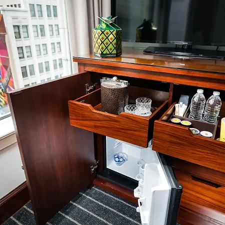 Staypineapple, An Iconic Hotel, The Loop-2