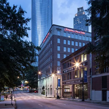 Hampton Inn & Suites Atlanta-Downtown-2