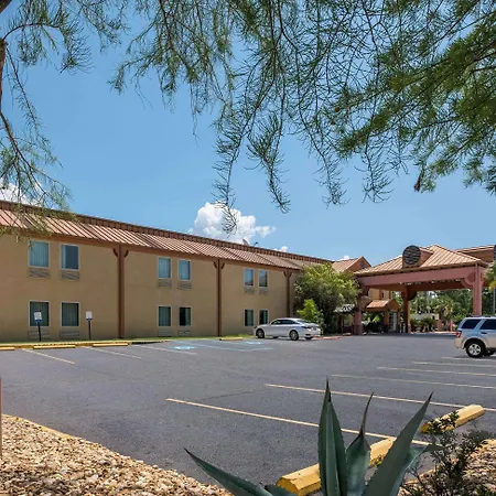 Econo Lodge Inn & Suites Diamondhead-2